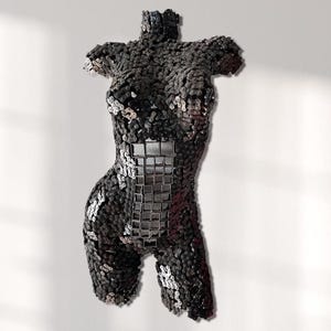 Lebensgroße Torso Metall Skulptur: Handgemachte Wandkunst