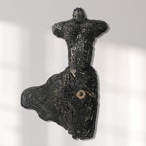 Metall Weibliche Torso Skulptur: Modernist Wall Art Decor