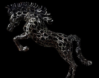 リサイクル金属製の馬の彫刻：スチール製の動物の置物、野生動物の