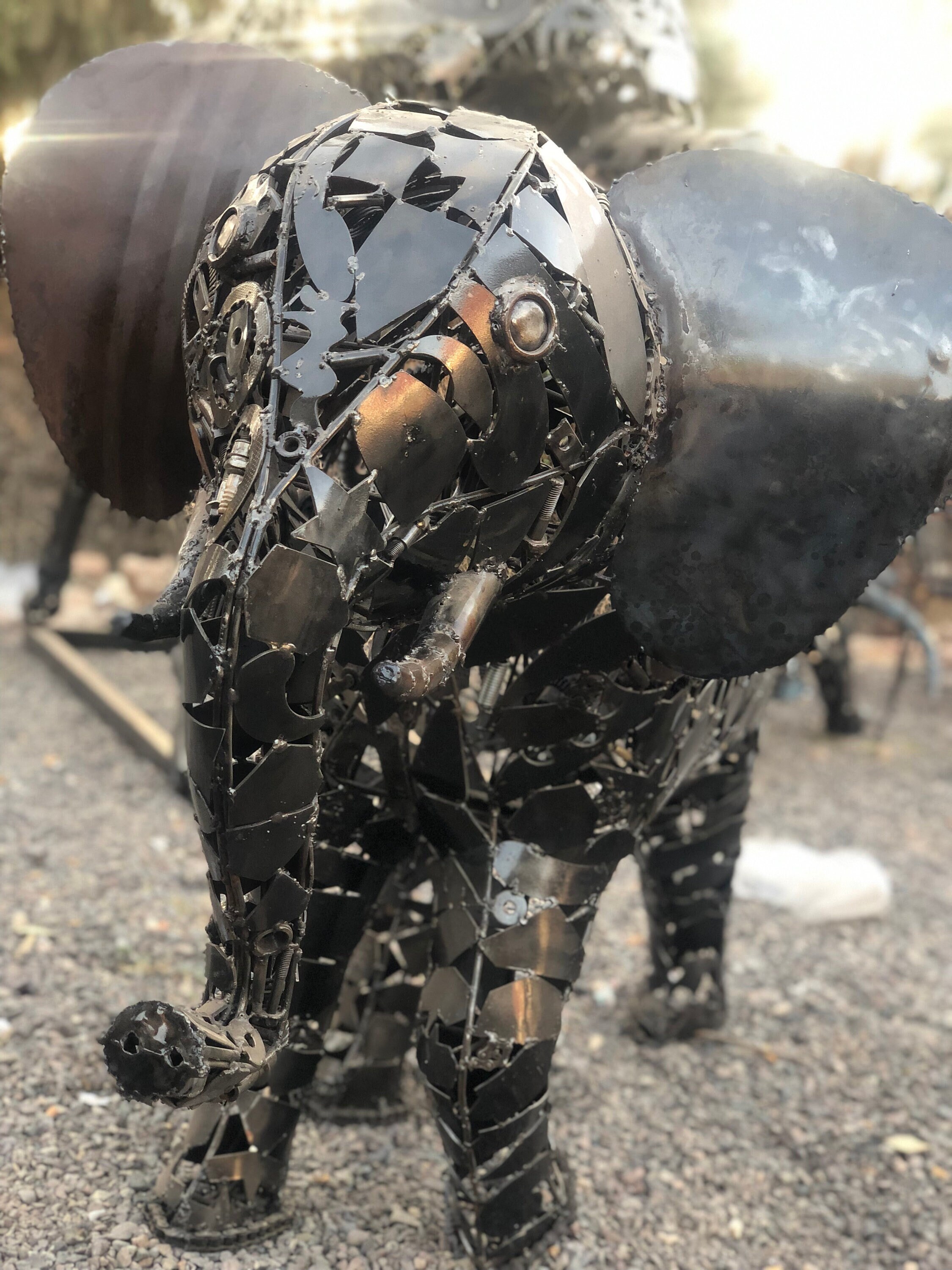 スチームパンク象の置物 スチームパンクエンジンの象の彫刻：リサイクル鋼の野生動物アート