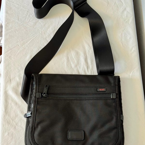 Near-Vintage Tumi Crossbody Messenger Bag, Unisex, Great Condition