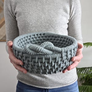 Knotty Basket Tutorial (video and PDF pattern)