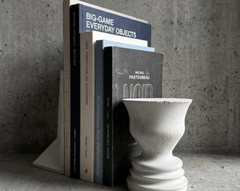 Concrete Bookend | Minimalist Bookend | Modern Shelf Decor | Handmade Concrete Sculpture | Architectural Book Holder - Carlotta Model