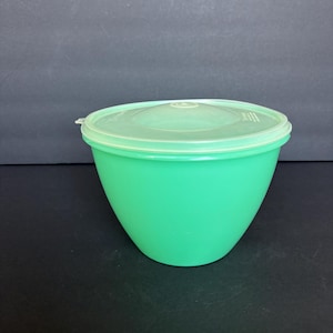Vintage Tupperware Lettuce Crisper Container with Lid – 7&quot; Diameter