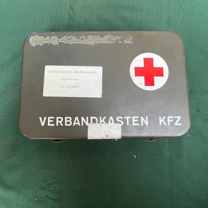 VINTAGE FIRST AID KIT German VERBANDKASTEN DIN Auto club first aid