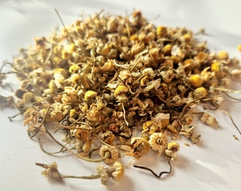 Dried Chamomile Flowers: Hamster Forage & Enrichment Treats (25g)