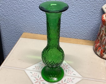 Vintage E O Brody bud vase emerald green made in USA from 1958-1970 Diamond pattern with fluted round top from my Mothers vases. Model 920