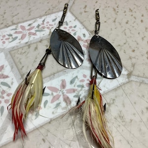 Set of 2 GM Skinner spinning fishing lures circa 1960’s from a tackle box from my father found size No.7 both good condition some skirt loss