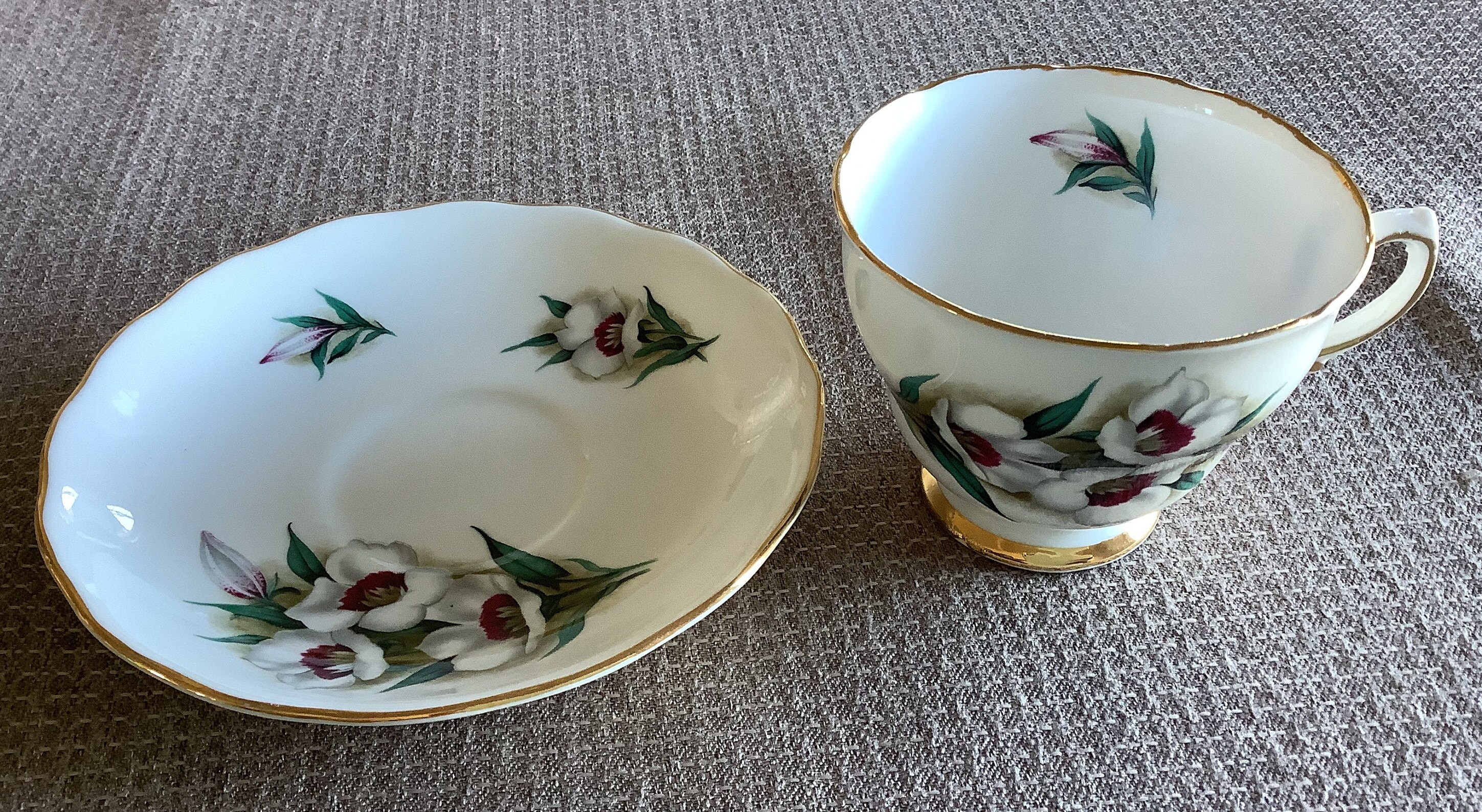 Colclough Bone China Tea Cup Set From England. Beautiful Colclough Bone China Tea Cup Set From England. Beautiful