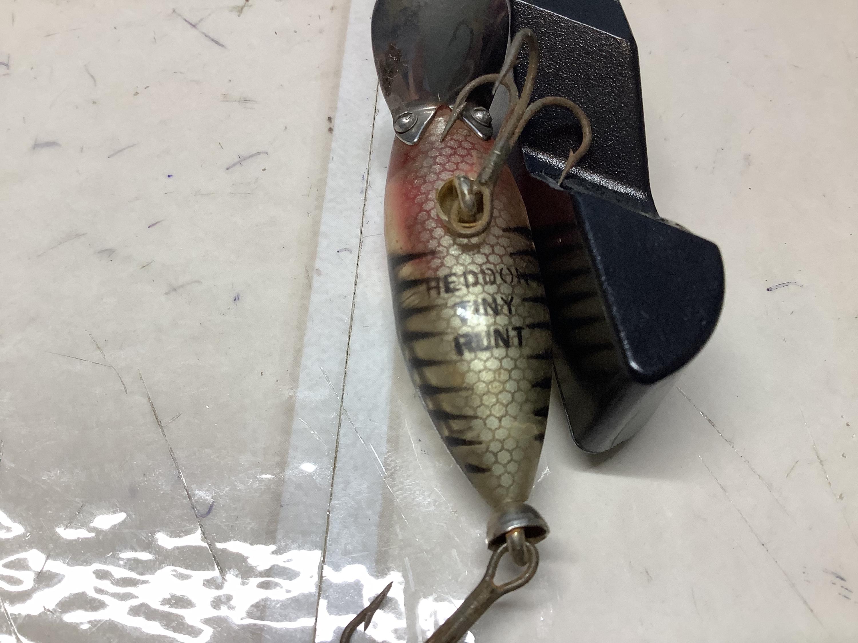 Old Heddon 1stザラ バナナ RH VINTAGE HEDDON FISHING LURES, LOT OF