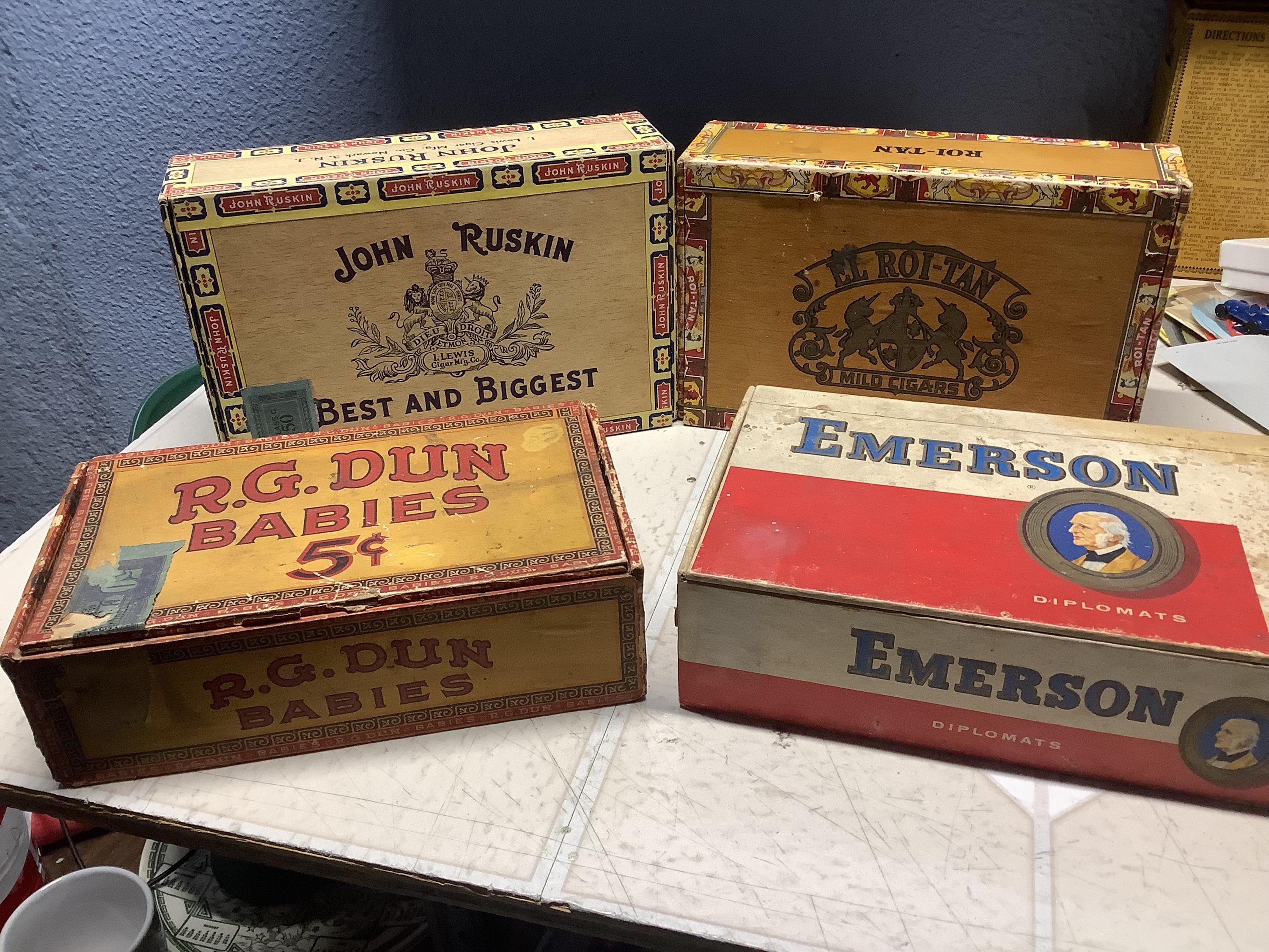 1930s Gift Box - 60+ Gift Ideas for 2026