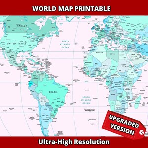Puede incluir: Un mapa del mundo imprimible con masas terrestres de color azul claro sobre un fondo de océano rosa pálido. El texto WORLD MAP PRINTABLE aparece en la parte superior y Ultra-High Resolution en la inferior. Una etiqueta roja dice UPGRADED VERSION.