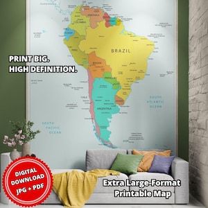 Puede incluir: Un mapa mural grande de Sudamérica con fronteras políticas coloridas y países etiquetados. El texto PRINT BIG. HIGH DEFINITION. aparece a la izquierda, y DIGITAL DOWNLOAD JPG + PDF se encuentra en una insignia circular roja en la parte inferior.