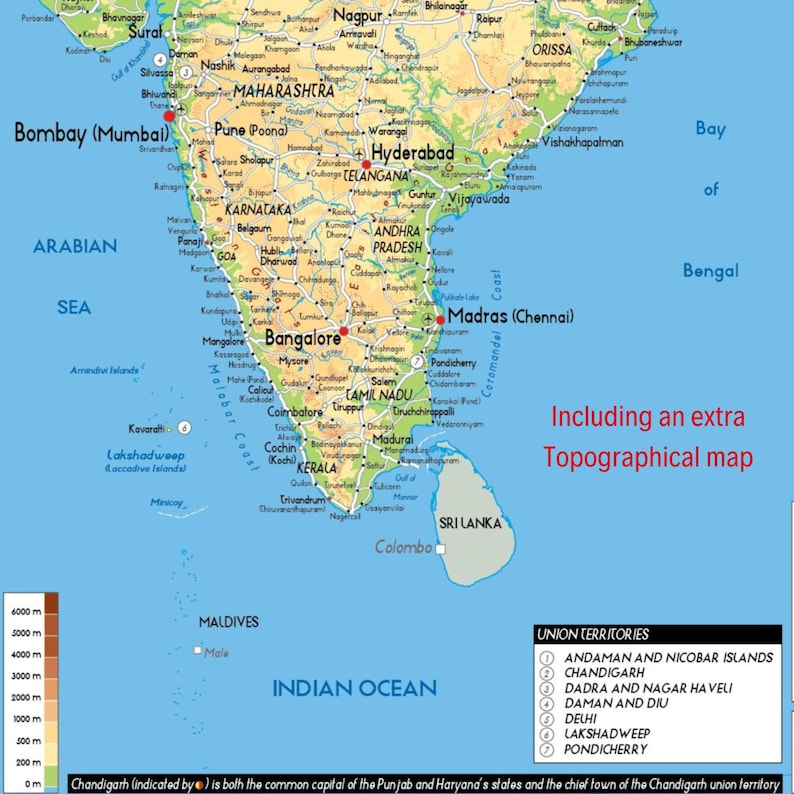 Pu&ograve; includere: Una mappa dell'India con le principali citt&agrave; e gli stati etichettati. La mappa include una chiave di elevazione codificata a colori e una legenda per i territori dell'Unione. La mappa include anche una piccola mappa inserita delle isole Lakshadweep.