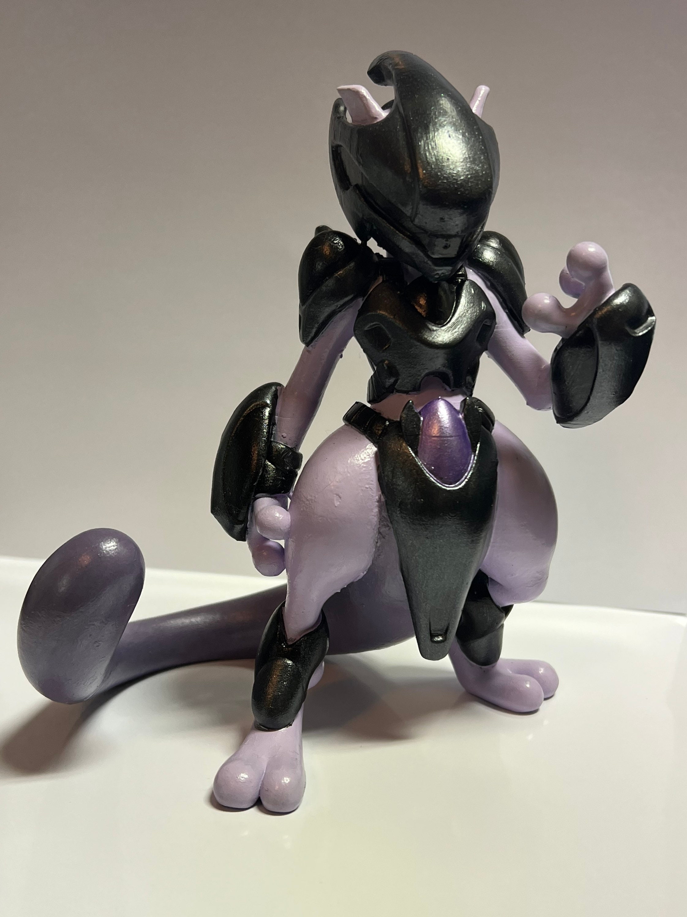 Action Figure Armored Mewtwo