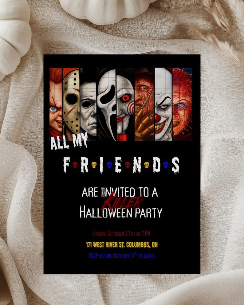 Puede incluir: Invitaci&oacute;n negra para una fiesta de Halloween con im&aacute;genes de personajes de pel&iacute;culas de terror. El texto dice "ALL MY FRIENDS ARE INVITED TO A KILLER HALLOWEEN PARTY". Incluye fecha, hora y detalles del lugar. La invitaci&oacute;n es rectangular.