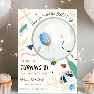Puede incluir: Una invitación de cumpleaños colorida con una lupa y varios insectos. El texto dice "¿Has oído el BUZZ?" y "¡James cumple 8! ¡Salta, arrastrate o vuela! 13 de abril, 2:00 PM 125 Lane, Celebration City, CA RSVP a Jane al 555.555.5555"