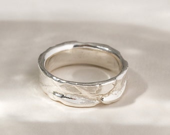 Gehamerde 925 zilveren ringband | Handgemaakt massief sterling zilver | Duurzaam en gerecycled zilver | Alledaagse biologische stapelbare zilveren band