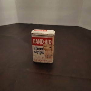 Vintage bandaid tin