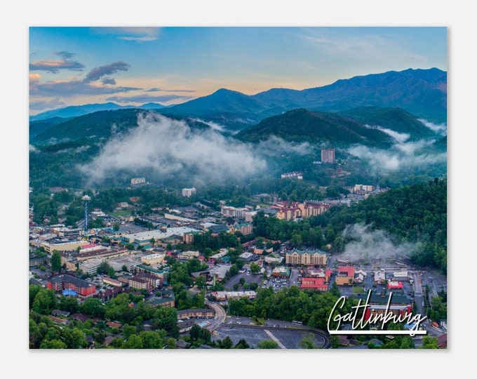 Gatlinburg Skyline Tennessee Poster Print Wall Art | Gatlinburg Cityscape Home Decor Gift Hanging | Gatlinburg Print Horizontal Travel Photo