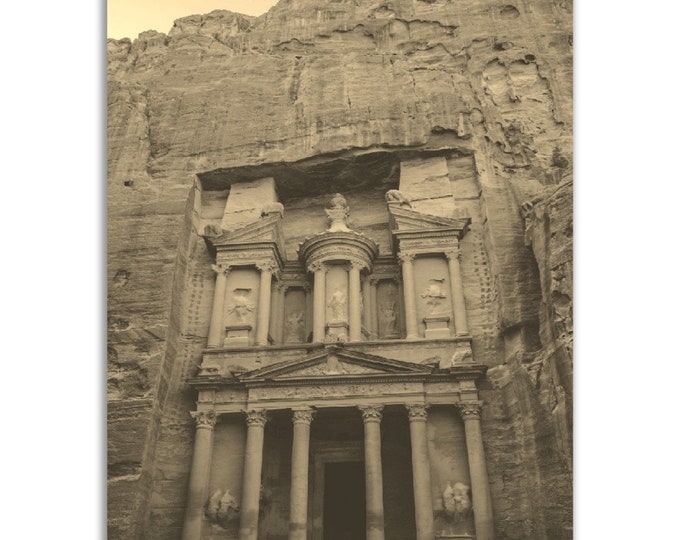 Petra Jordania Poster Vintage Print | Retro Petra Sepia Photo Gift | Petra Wall Art Home Decor | Vertical Petra Travel City Present Souvenir