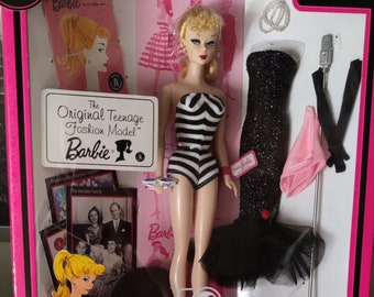Rare Barbie 50ème anniversaire.