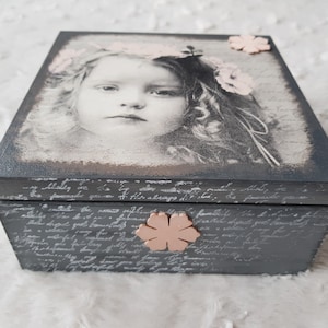 Pudełko drewniane zdobione techniką decoupage