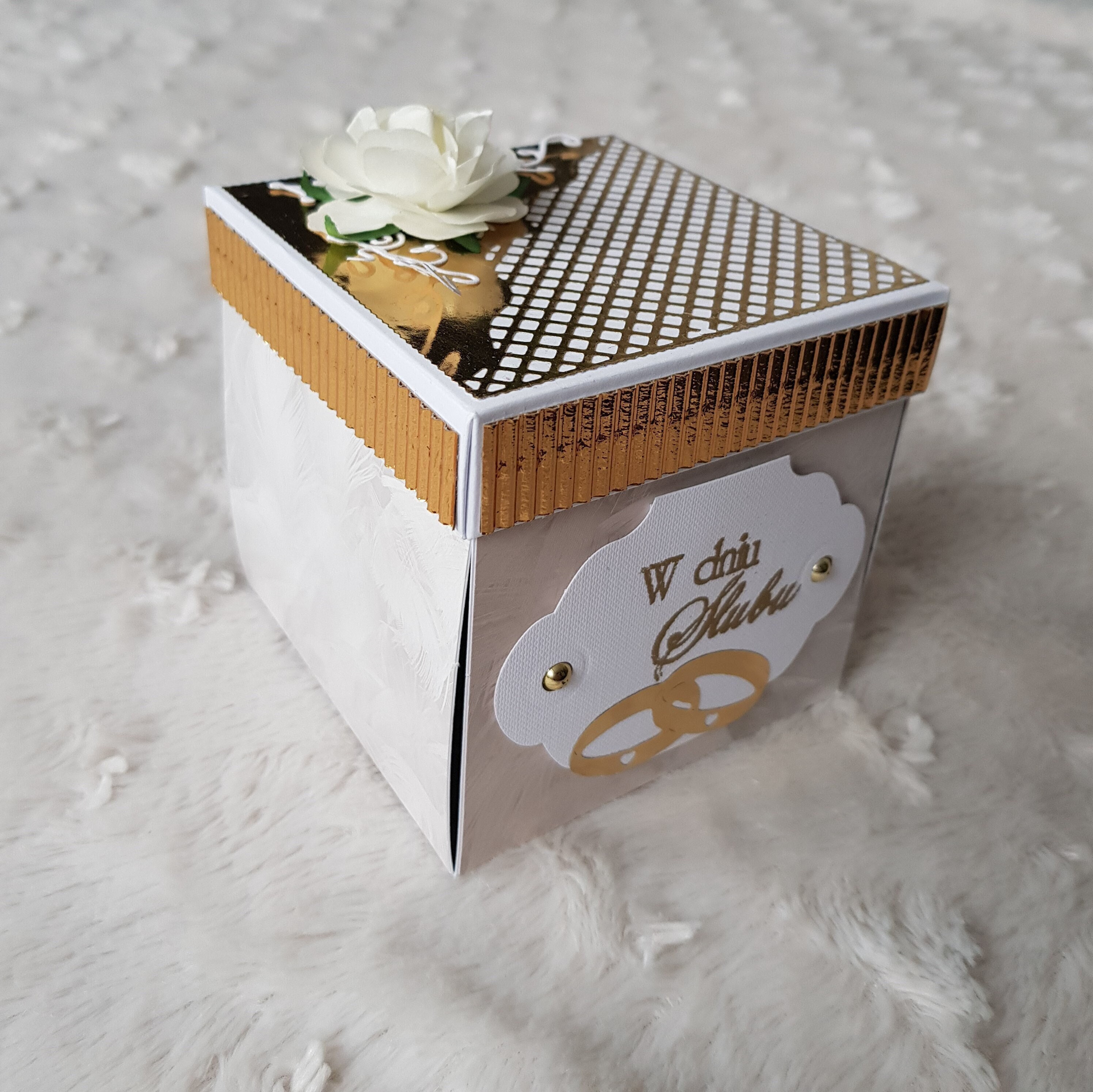 A DIY Wedding Explosion Box