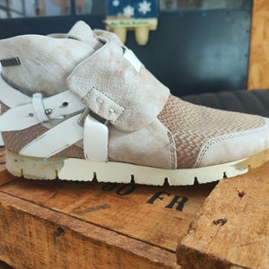 Yellow cab footwear hotsell