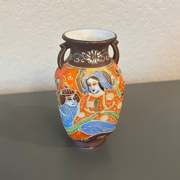 Vintage 1920s Satsuma Moriage Vase - Small Asian Art Vase - Japanese Antique - 5 inches tall B2