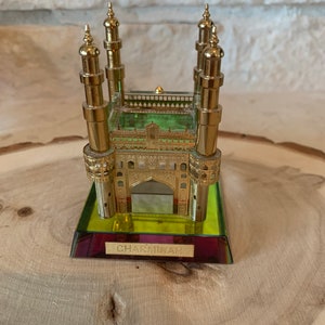 Gold and glass paperweight Charminar sb5b