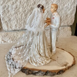 Vintage bride and groom figurine/cake topper sb5