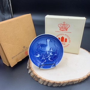 Vintage Bing and Grondahl Copenhagen Porcelain Mother’s Day Collectible small Plate 1973 Blue and white  Danish Home Decor sb8