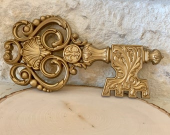 Vintage gold wood Hollywood Regency key Shaped Wall Art | Mid-century Wall Décor | MCM  Gold Wall Plaque