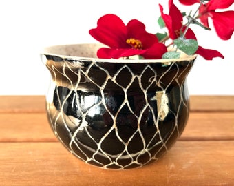 Black Sgrafitto Pot