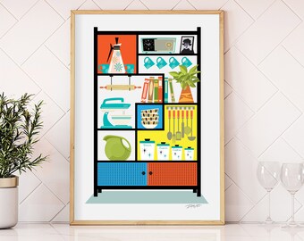 Könnte beinhalten: Eine gerahmte Illustration eines modernen Küchenschranks aus der Mitte des Jahrhunderts mit Regalen, die mit farbenfrohem Küchenzubehör gefüllt sind, darunter ein Mixer, eine Teekanne und verschiedene Behälter. Der Schrank ist in Blautönen, Rot, Gelb und Grün gestrichen.