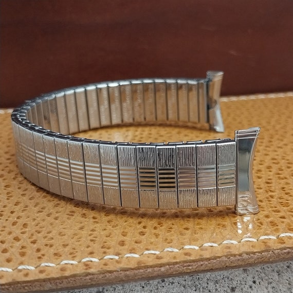 年末のプロモーション大特価！ Bulova Stainless 20mm 18mm 16mm Band Watch Vintage 1970s 時計
