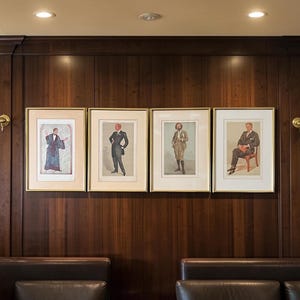The Oscar Wilde Circle — Four Original Vanity Fair Chromolithographs (1893–1913), Anti-Glare Glass, Vintage Gilt Frames