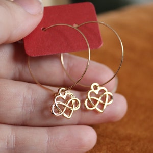 Gouden polyamorieoorbellen, symbool voor oneindige liefde, niet-monogamie, open relaties, polycule-kaart, cadeau voor haar voor zij/hen
