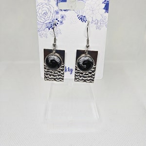 Boucles d&#39;oreilles pendantes en argent noir pailleté : bijoux de fête hypoallergéniques