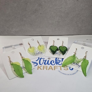 Green Leaf Dangle Earrings: Lightweight Botanical Jewelry