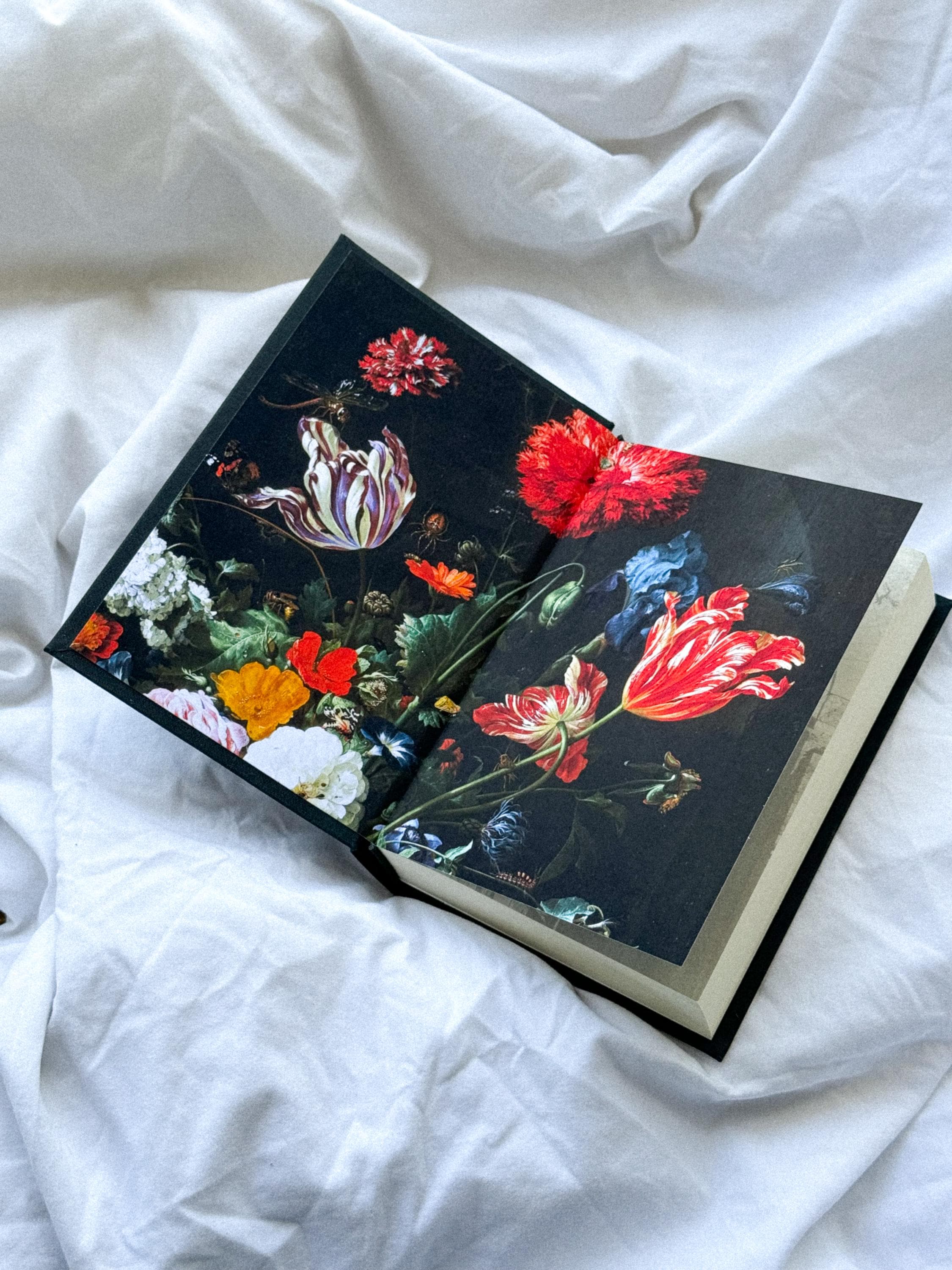 New Moon by Stephenie Meyer // Twilight Saga // Rebind // Handmade Edition  - Etsy Israel, image size:2250x3000