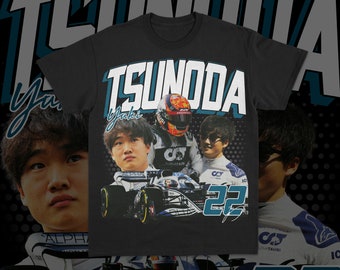 T-shirt da corsa grafica Yuki Tsunoda Formula 1 / Camicia casco F1 2024 / Maglietta Yuki Tsunoda Formula Uno / Regali per i fan di Yuki Tsunoda / Regali F1