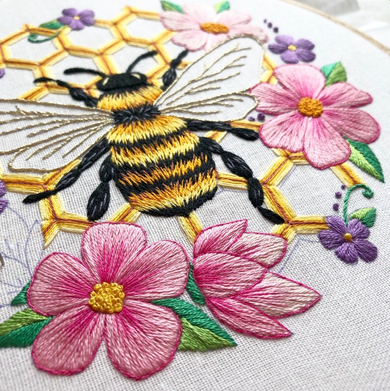 Queen Bee Hand Embroidery Pattern Complete Video Course - Etsy