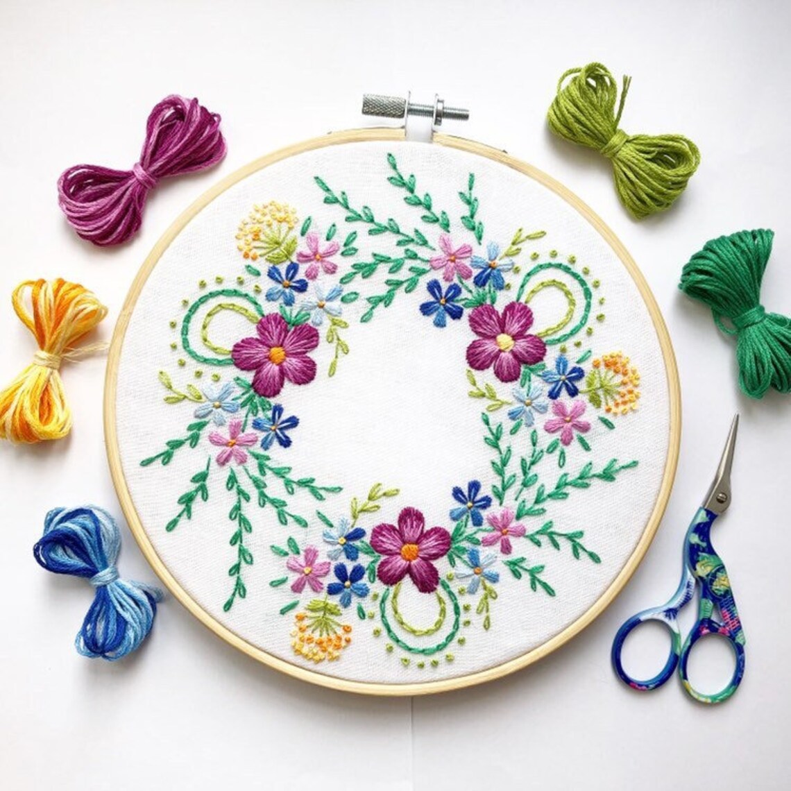 Bright Spring Flower Wreath Hand Embroidery Pattern for Beginners ...