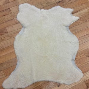 Craft Grade Curly Sheepskin Hide | Off White Natural Sheepskin for Sewing, Jacket Lining & DIY Accessories