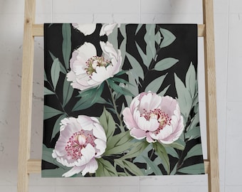 Elegant Floral Hand Towel - Ideal for Kitchen or Bath, Perfect Gift for Housewarming, Mother&#39;s Day, and Weddings, Floral Decor, Peony Design