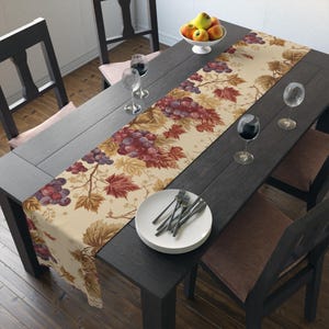 Vintage Grape Vines Table Runner | Floral Vineyard Kitchen Decor
