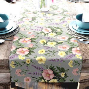 Floral Table Runner, Boho Home Decor, Vintage Style Centerpiece, Perfect for Events Gatherings, Spring & Summer Decoration