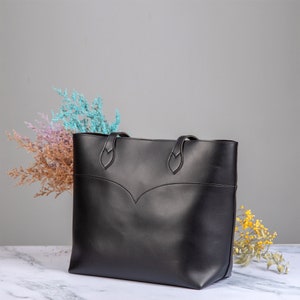 Vintage Vegan Leather Tote Bag For Women Black Simple Shoulder Handbag Retro Classic A4 Purse image 3